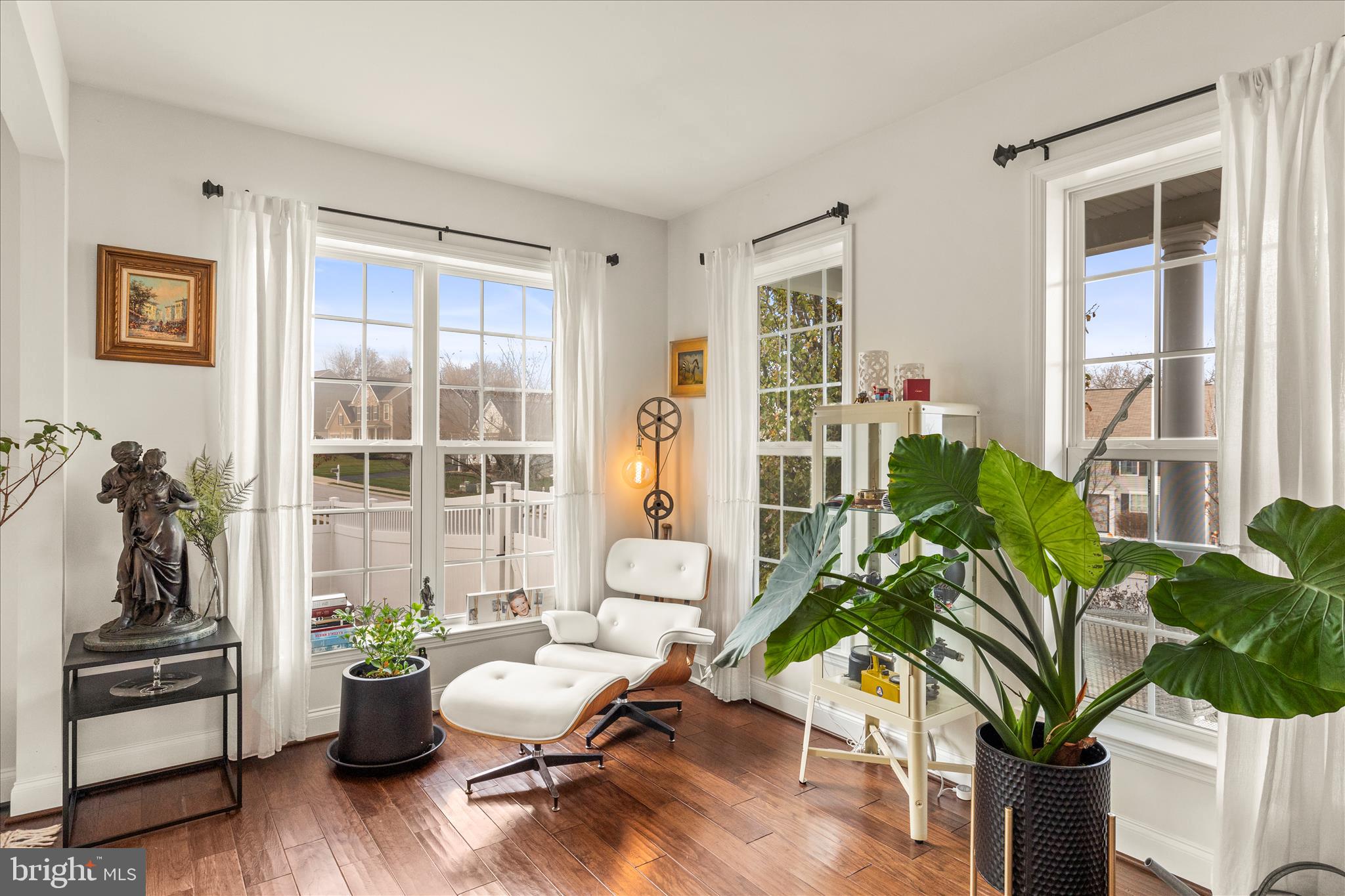 WINDSOR MEADOWS - Residential