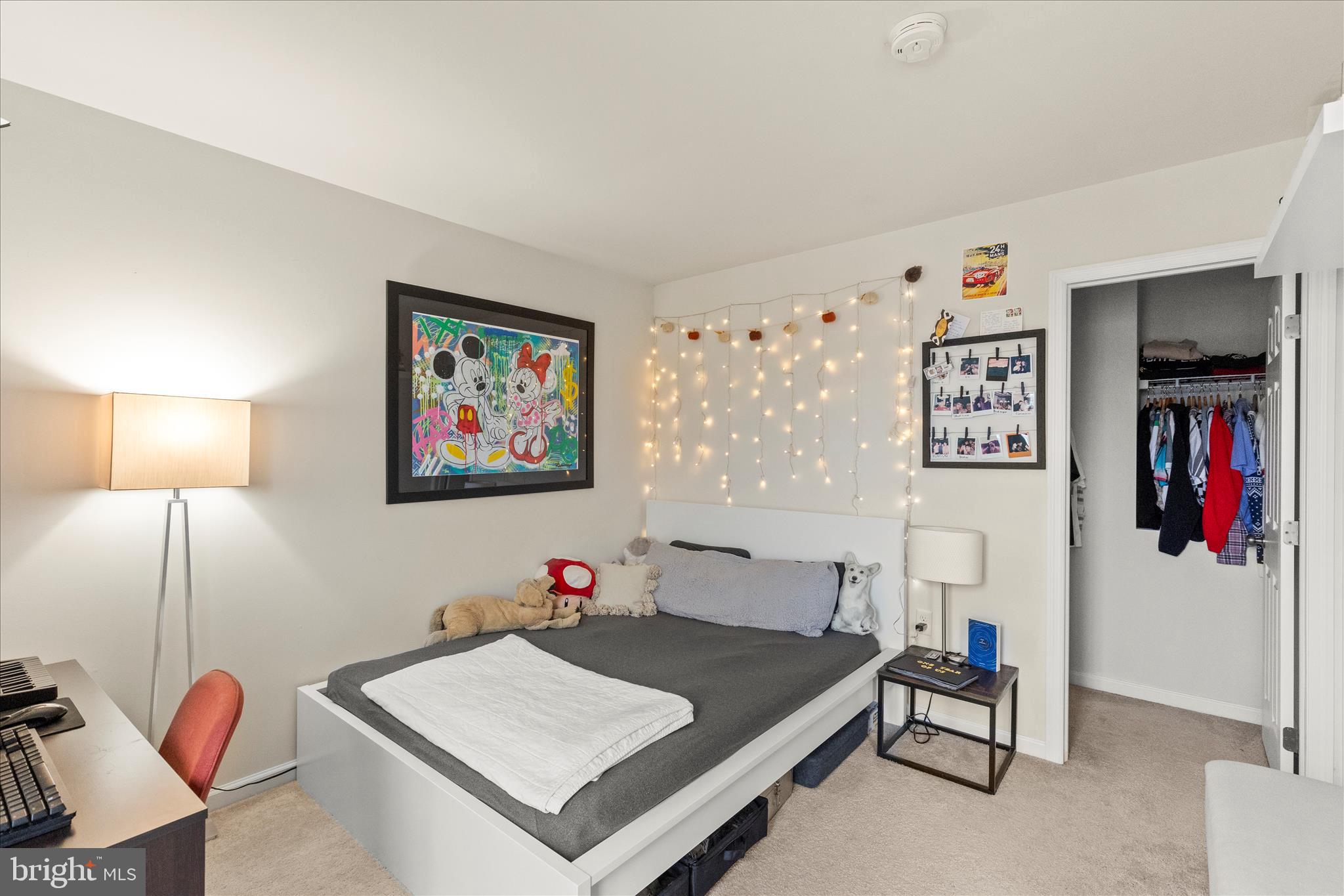 WINDSOR MEADOWS - Residential