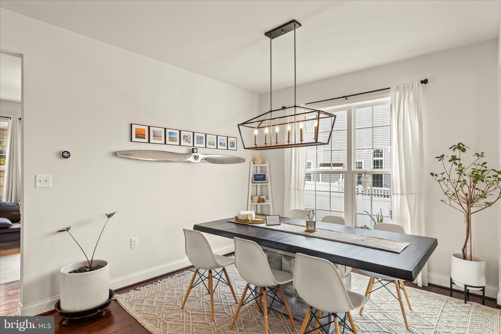 WINDSOR MEADOWS - Residential