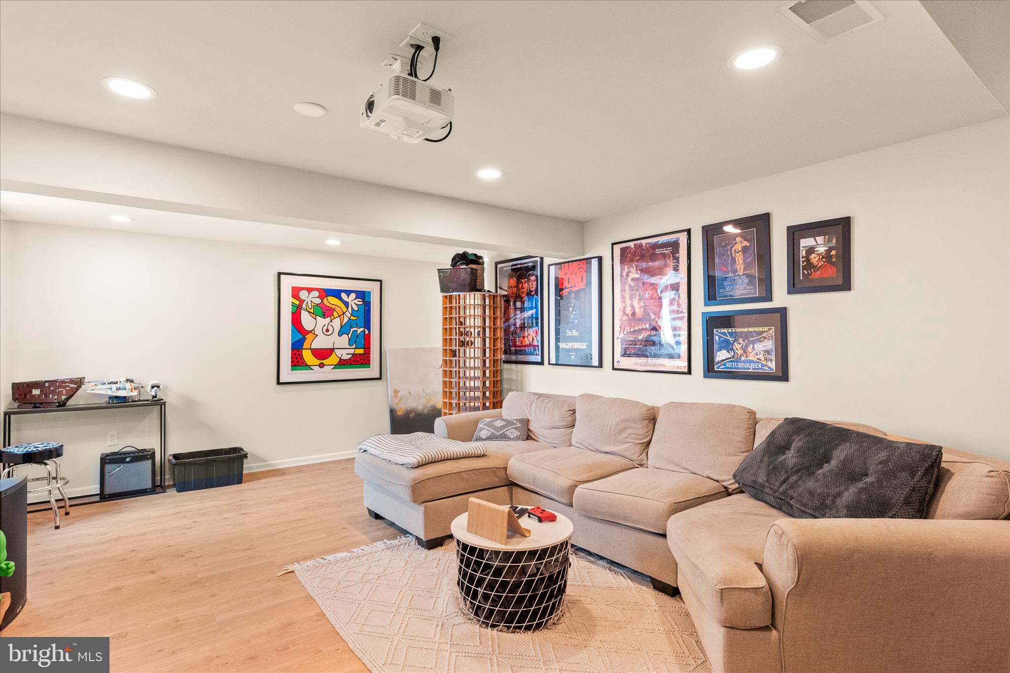 WINDSOR MEADOWS - Residential