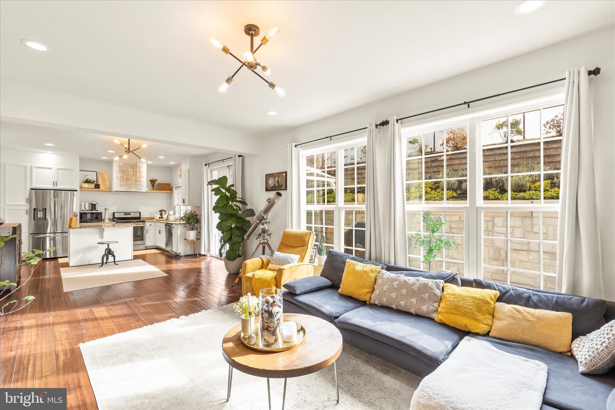 WINDSOR MEADOWS - Residential