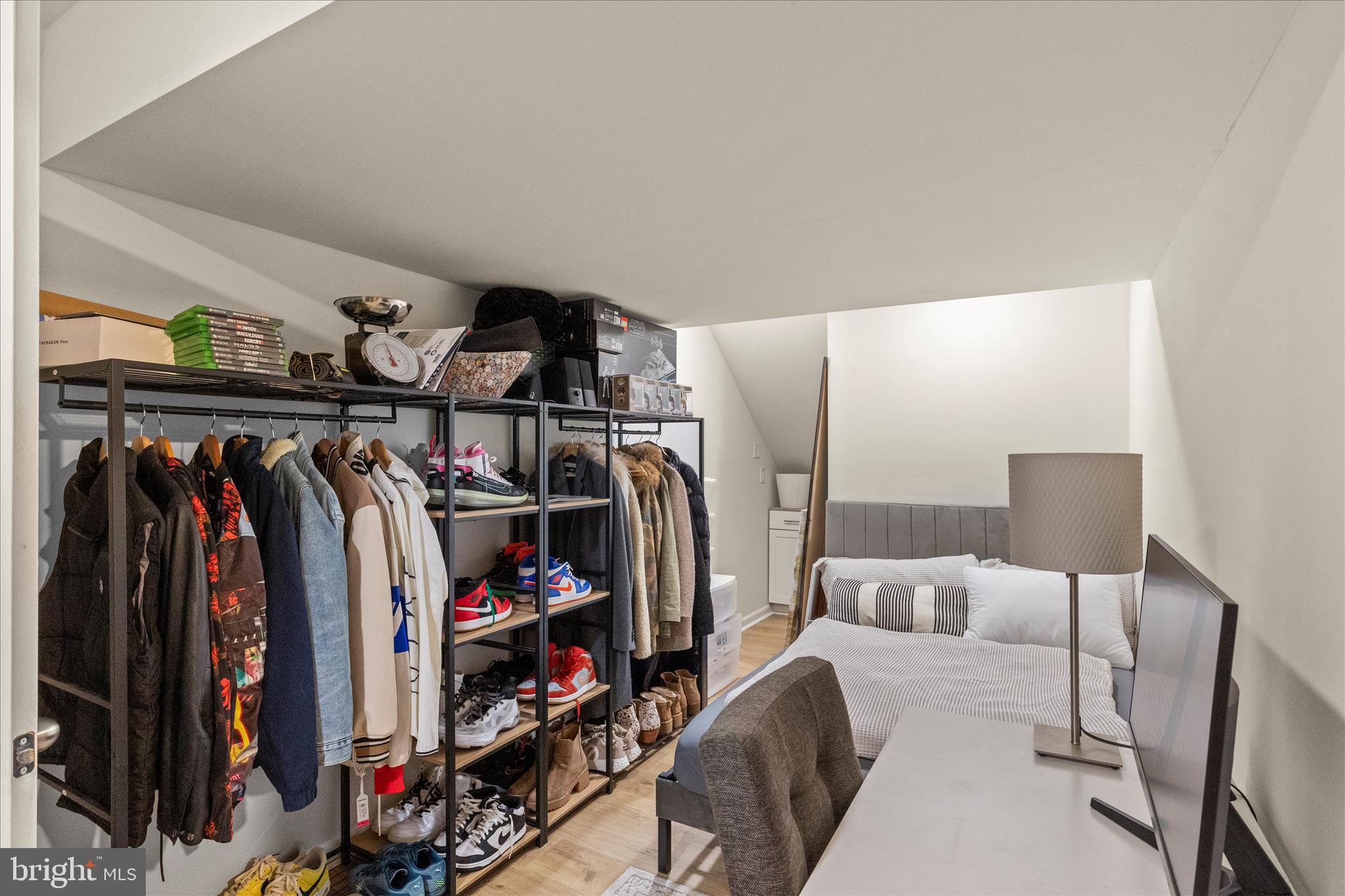 WINDSOR MEADOWS - Residential