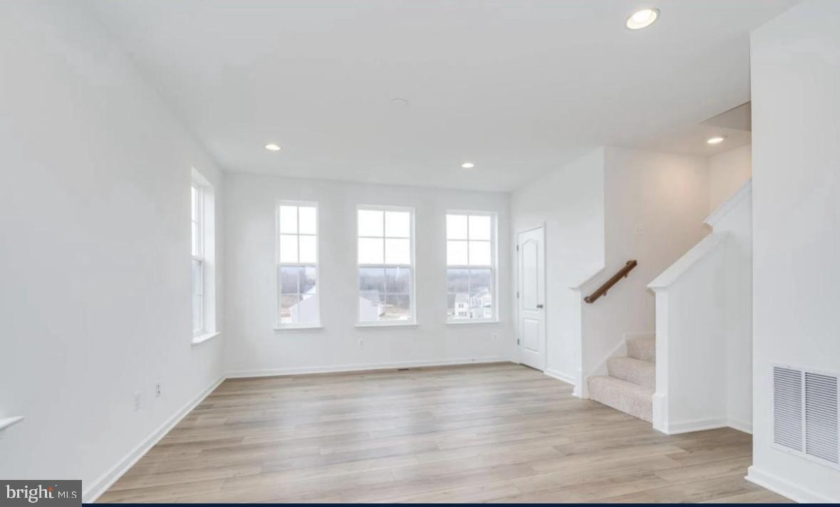 MARTINSBURG STATION - Residential Lease