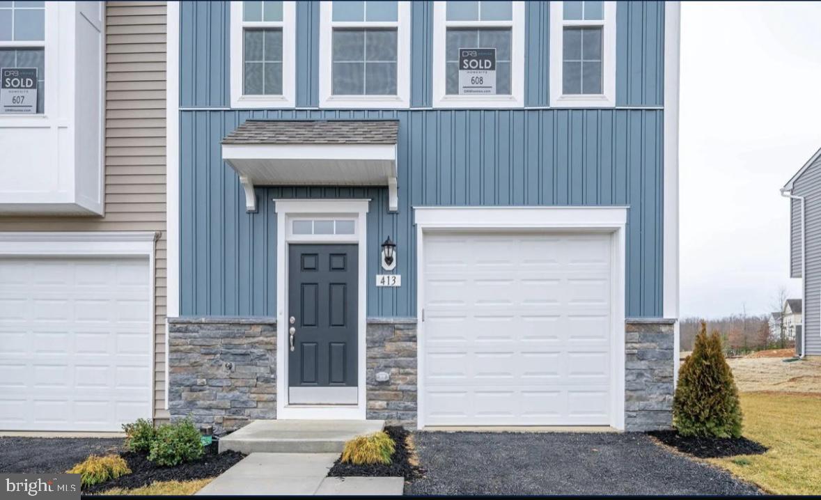 MARTINSBURG STATION - Residential Lease