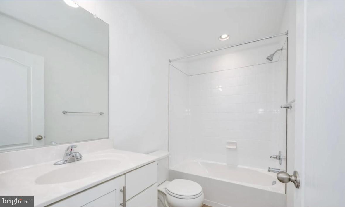 MARTINSBURG STATION - Residential Lease