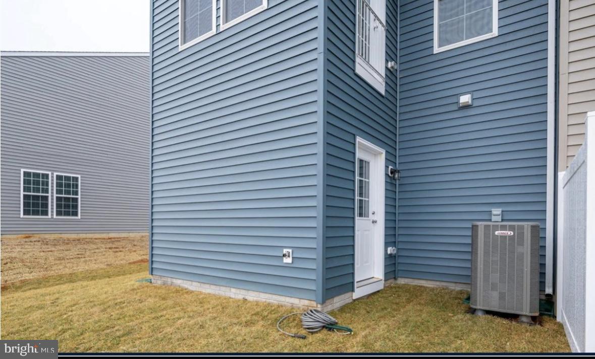 MARTINSBURG STATION - Residential Lease