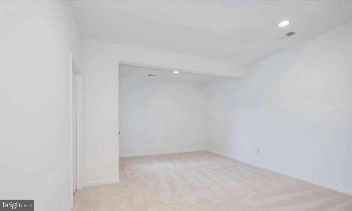 MARTINSBURG STATION - Residential Lease