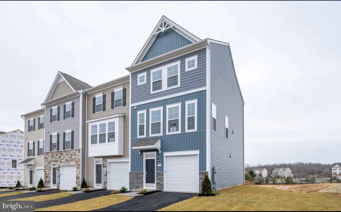 MARTINSBURG STATION - Residential Lease