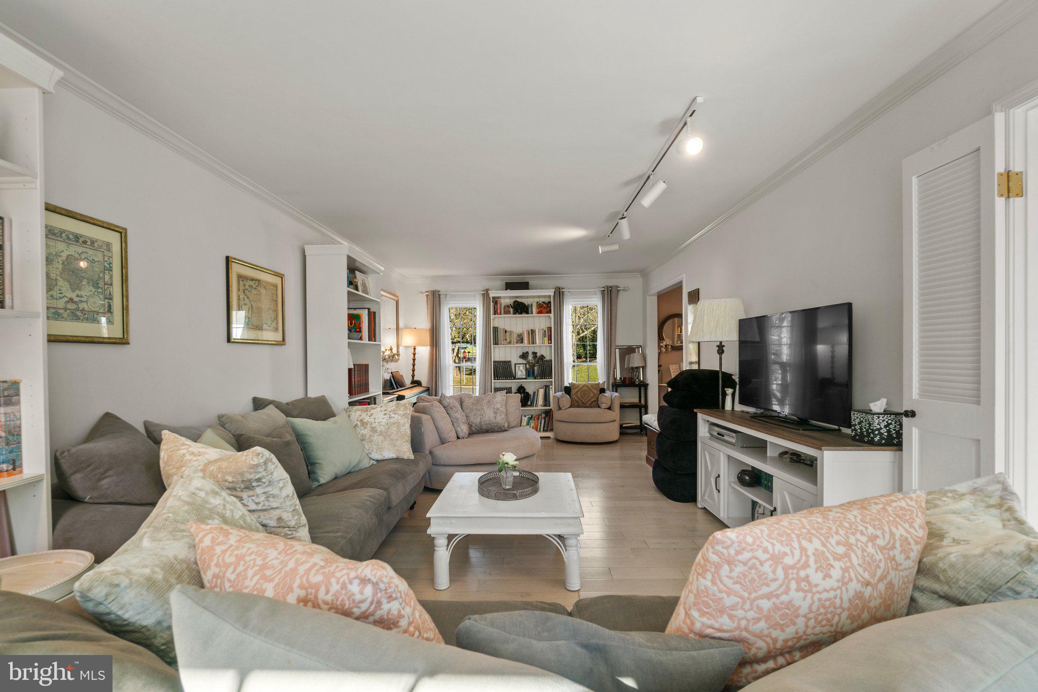 POTOMAC COMMONS - Residential