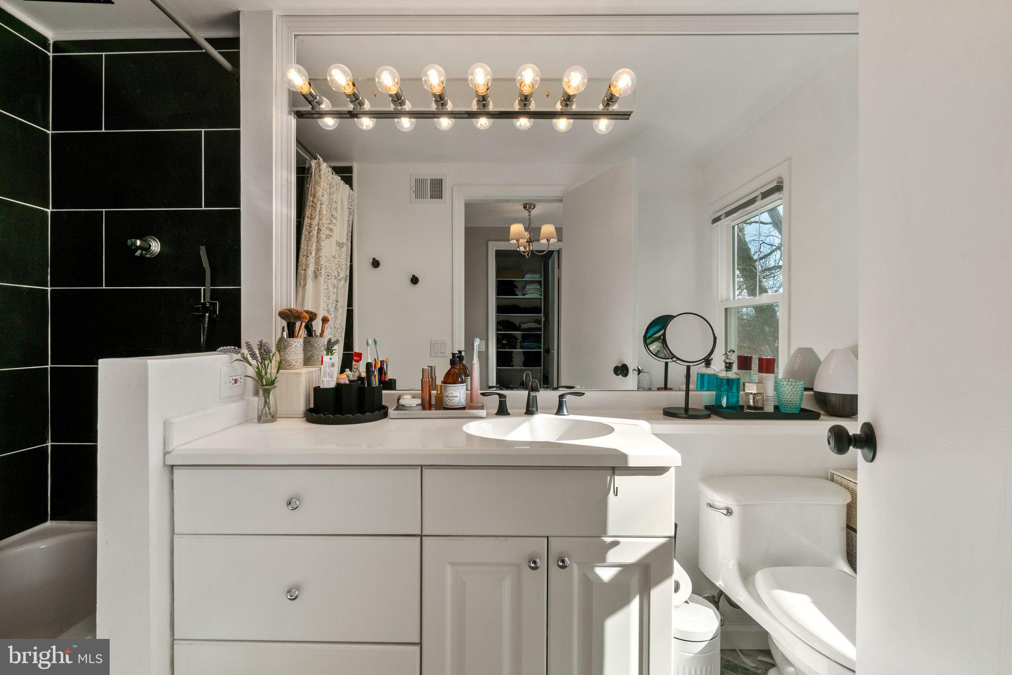 POTOMAC COMMONS - Residential