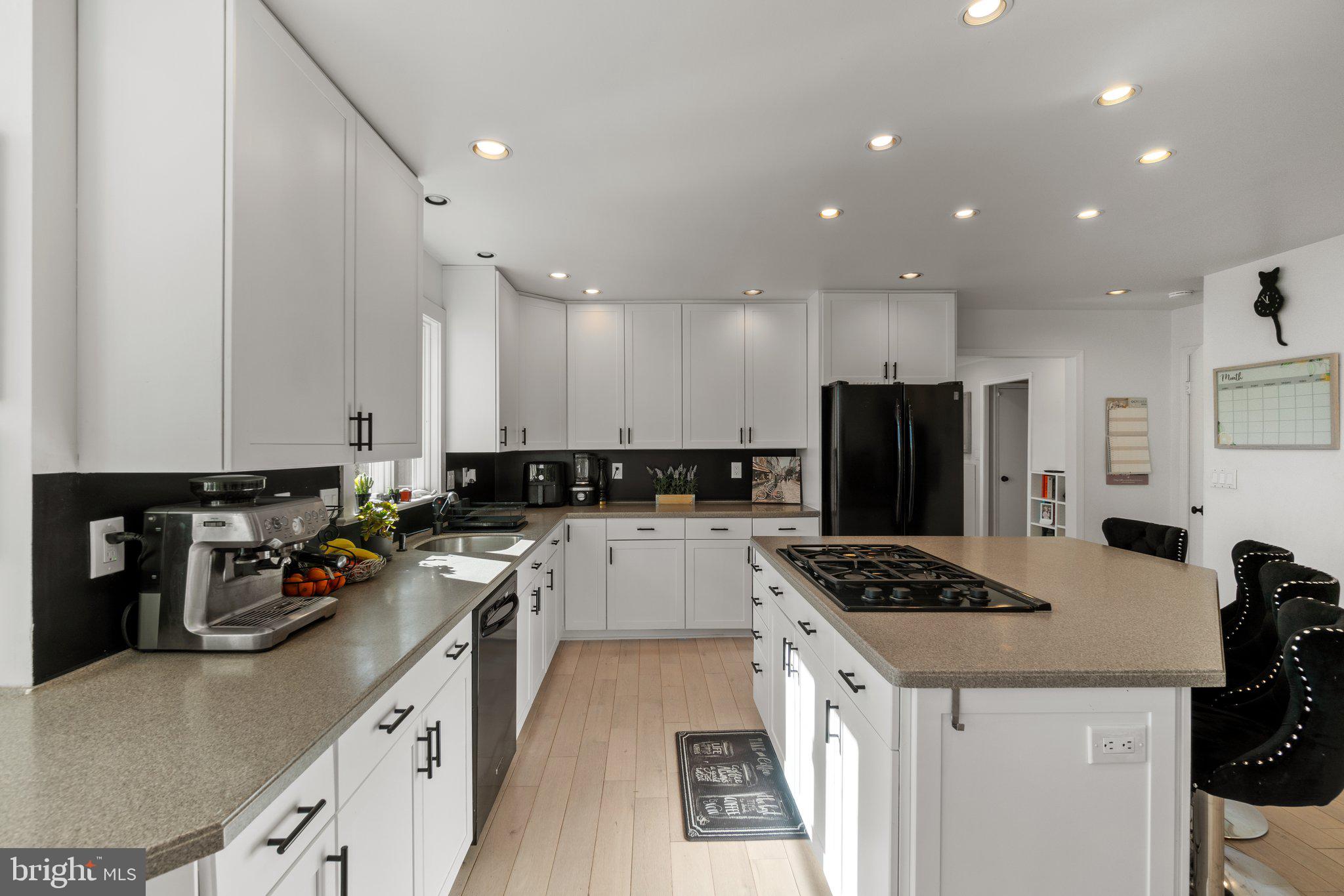 POTOMAC COMMONS - Residential