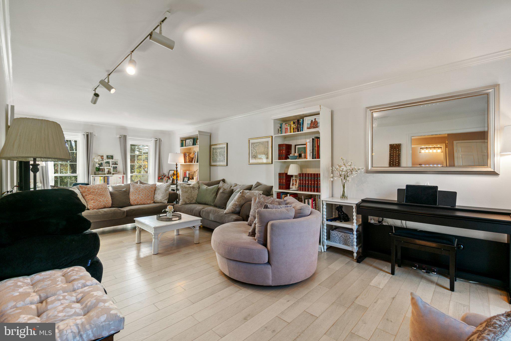 POTOMAC COMMONS - Residential