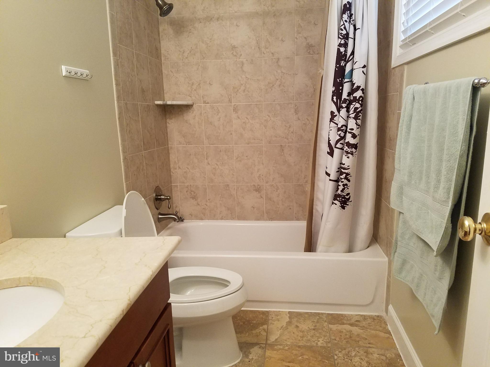 ROSE HILL FARMS - Residential Lease