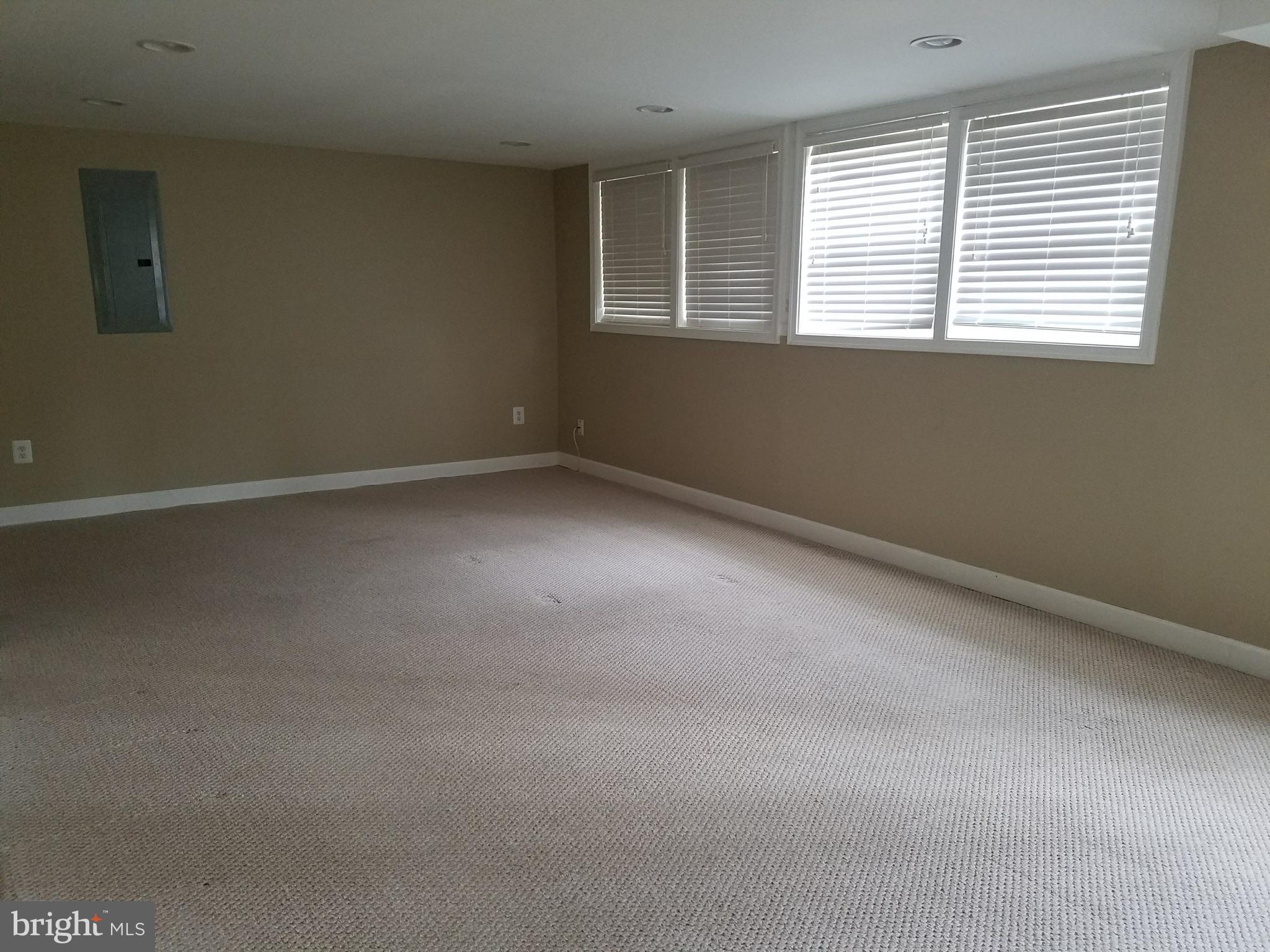 ROSE HILL FARMS - Residential Lease