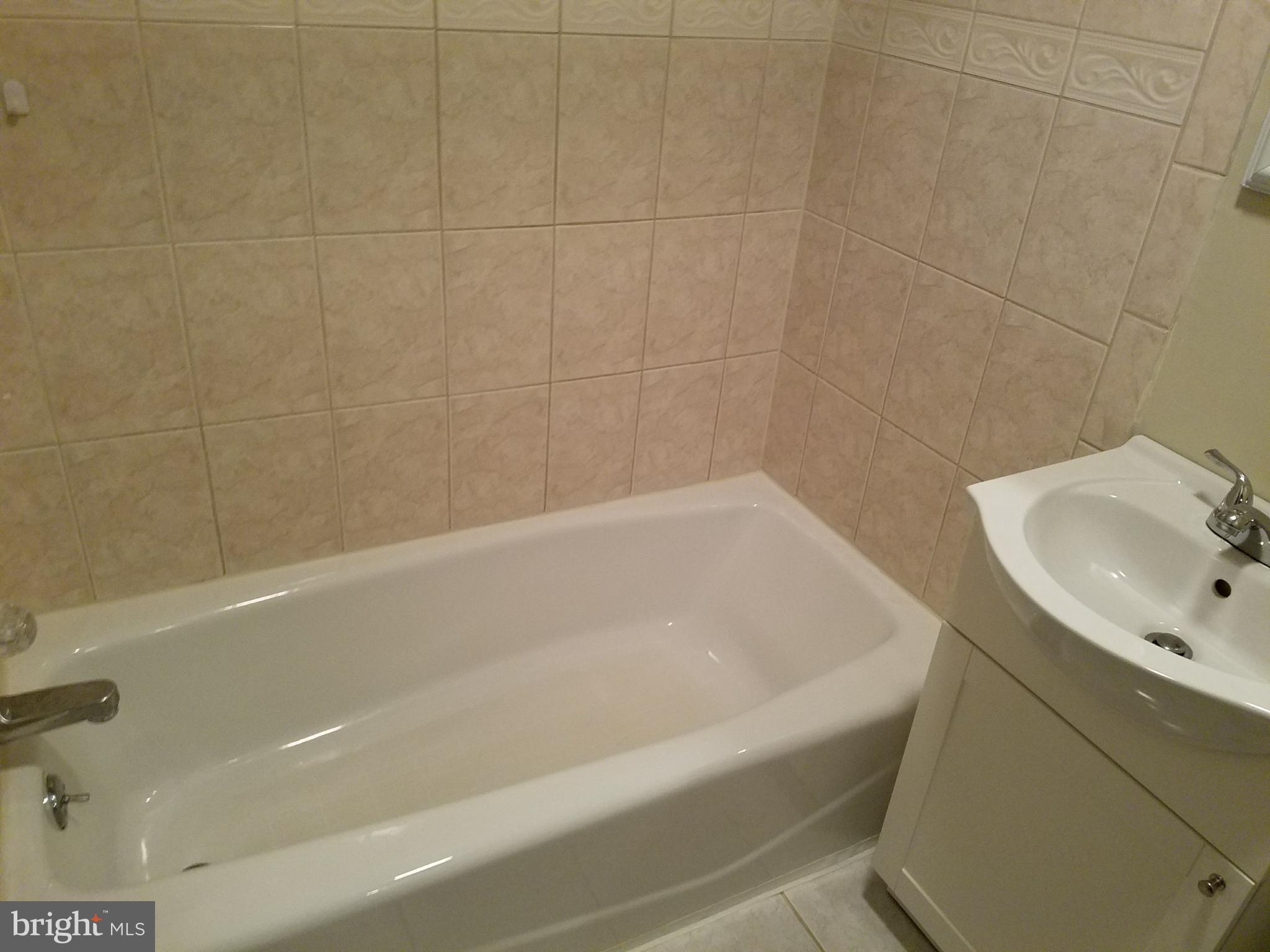 ROSE HILL FARMS - Residential Lease