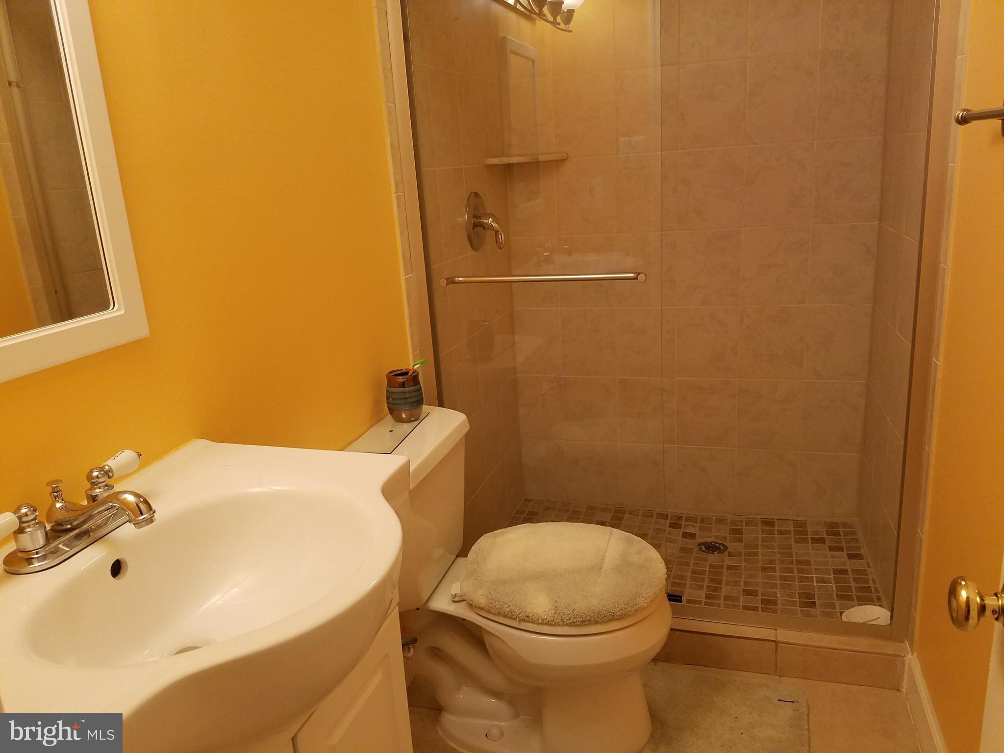 ROSE HILL FARMS - Residential Lease