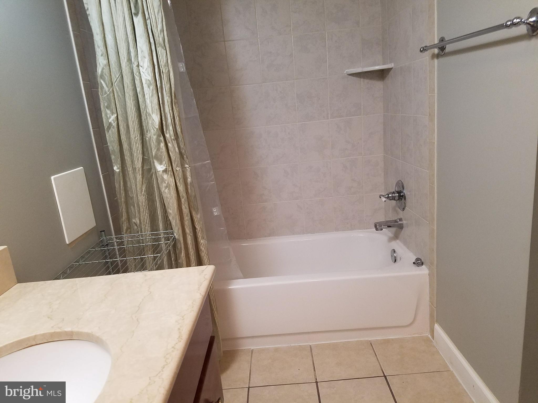 ROSE HILL FARMS - Residential Lease