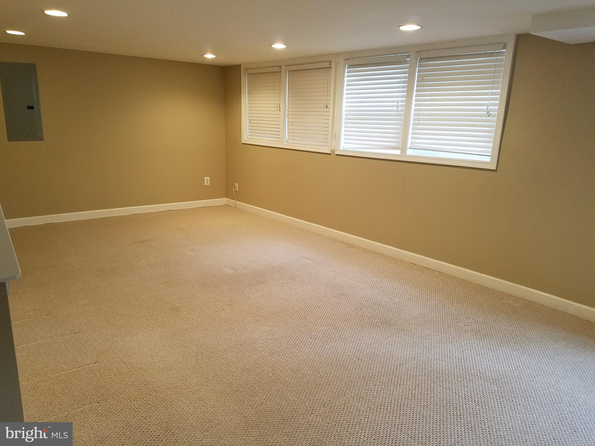 ROSE HILL FARMS - Residential Lease