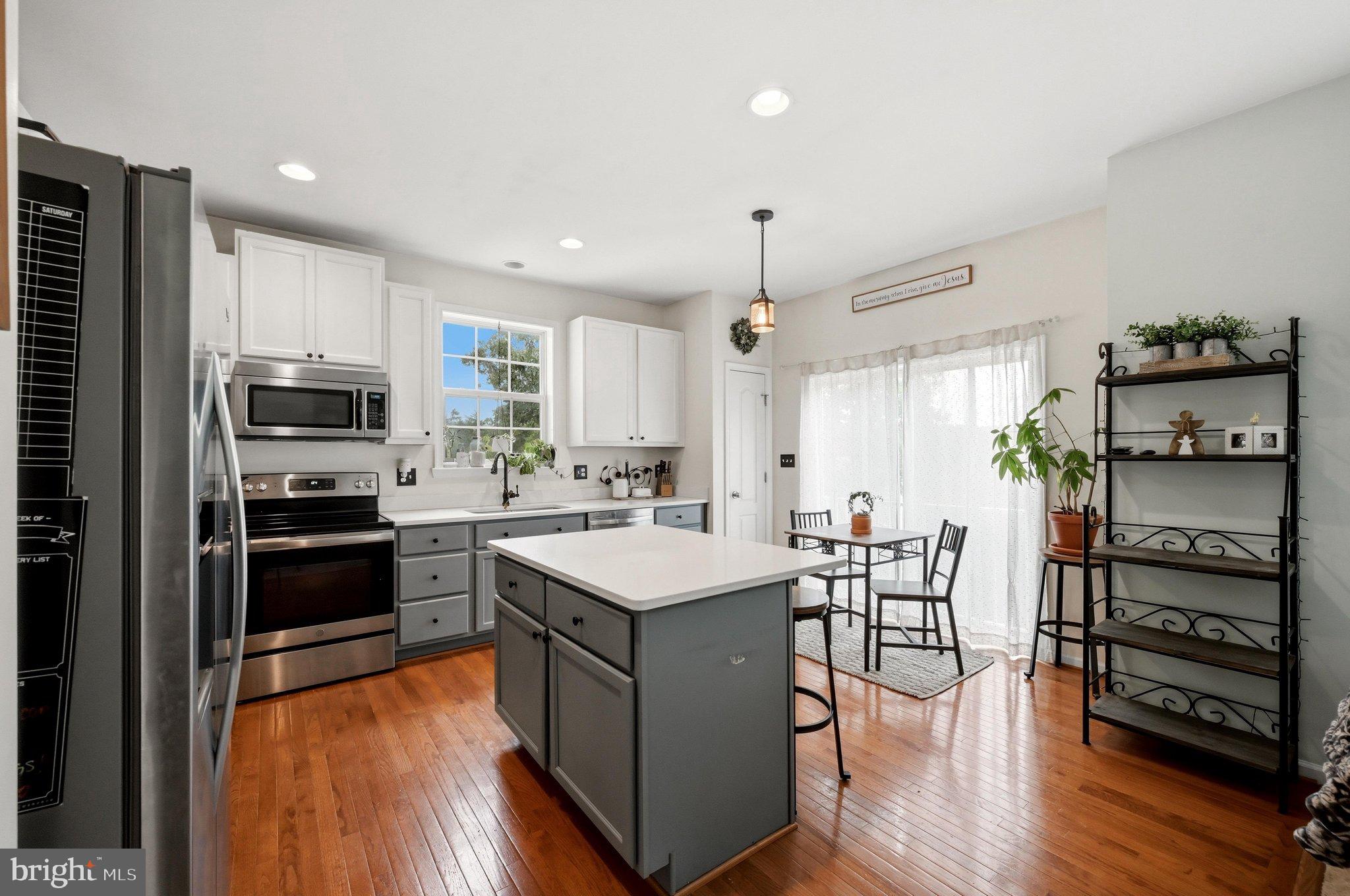 1003 W MASTERS DRIVE