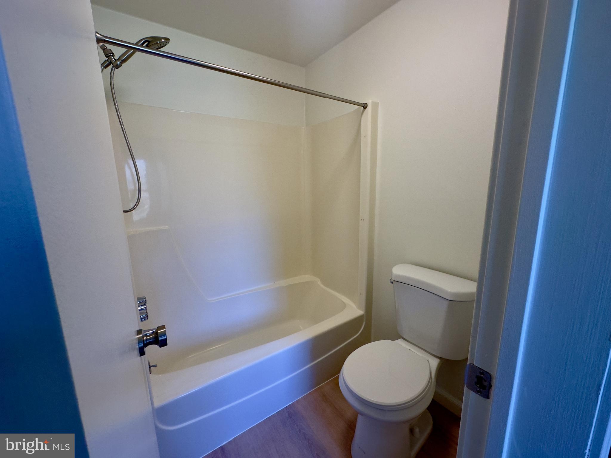 QUINCE ORCHARD KNOLLS - Residential Lease