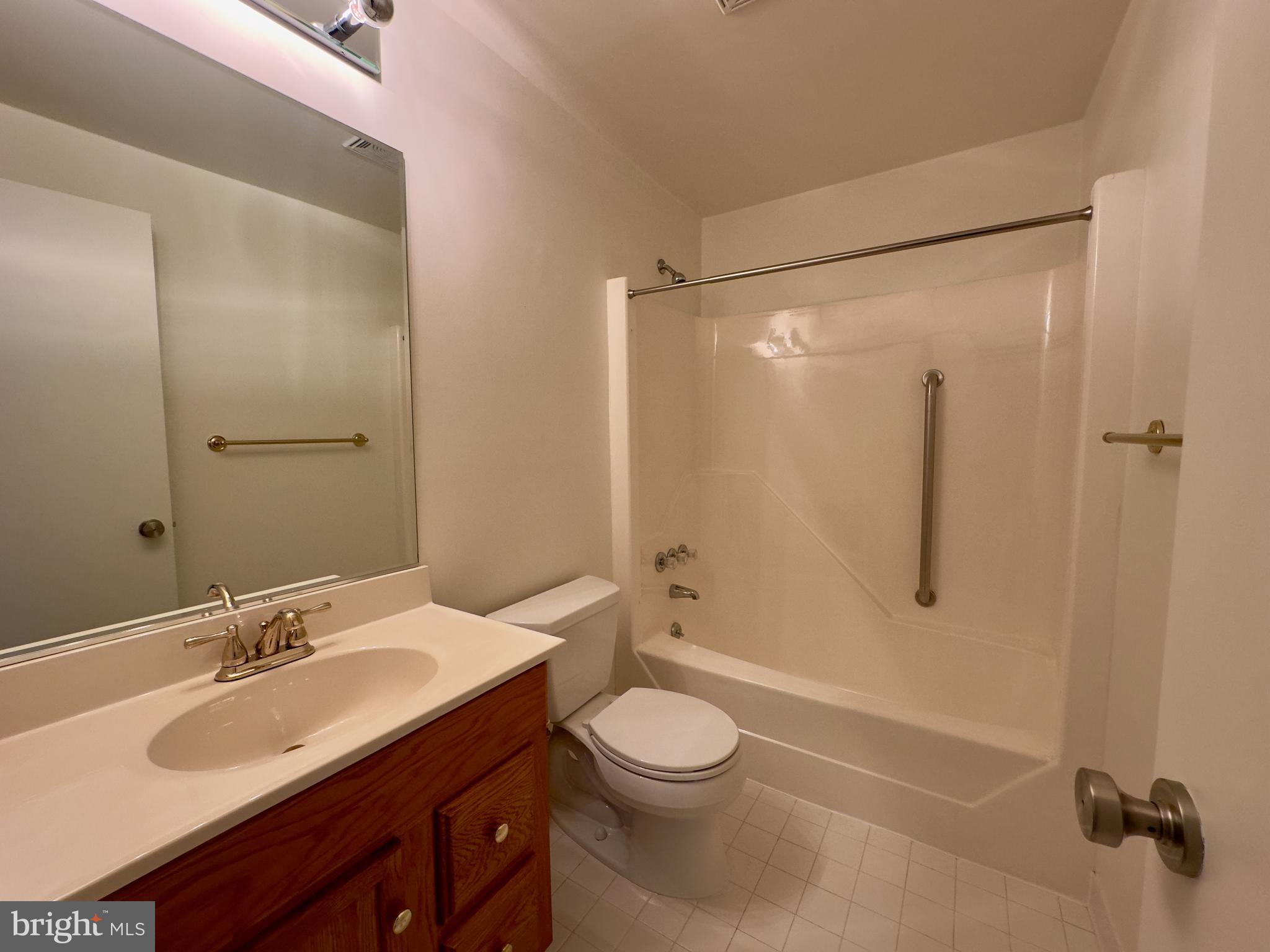 QUINCE ORCHARD KNOLLS - Residential Lease