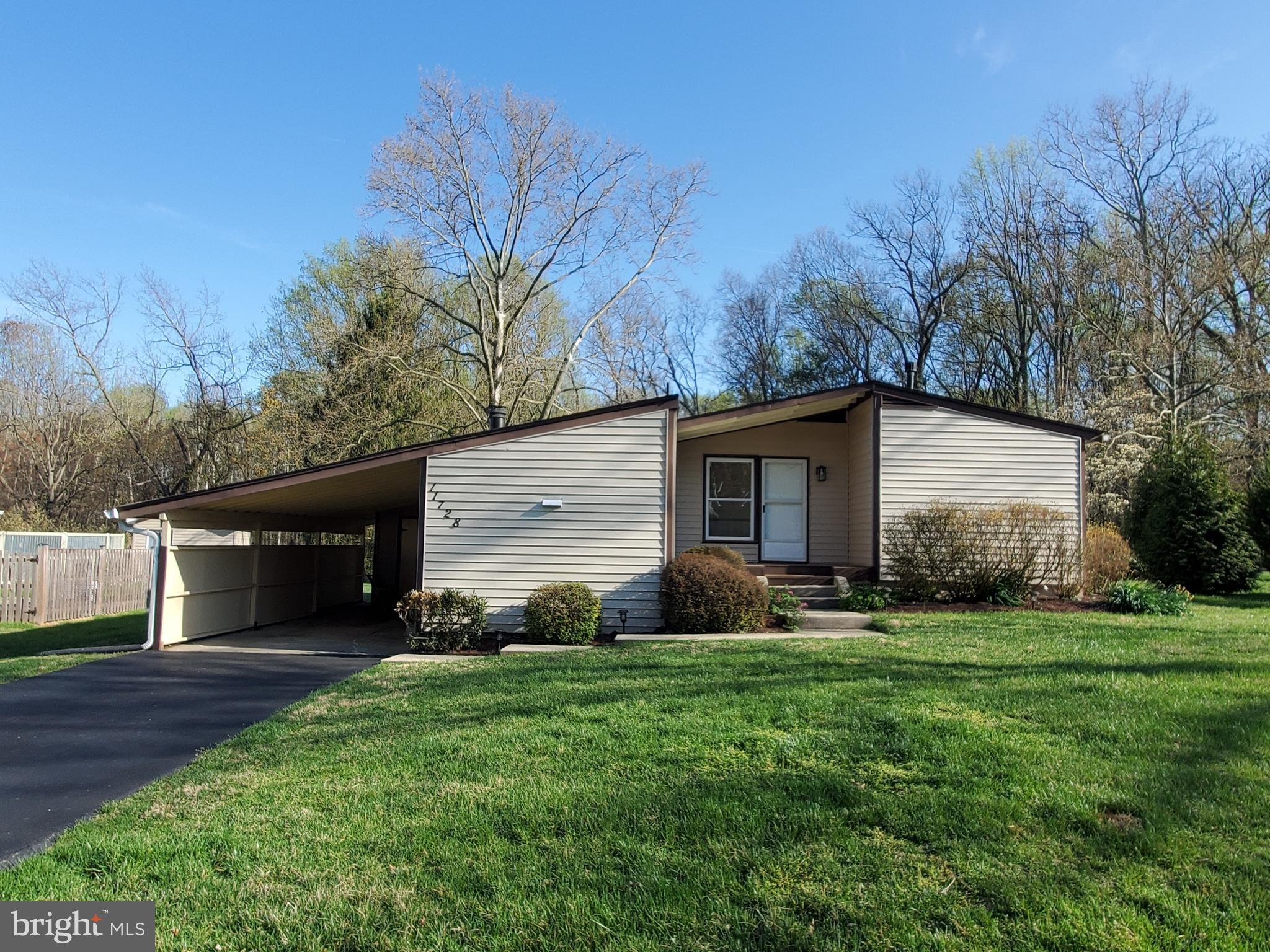 QUINCE ORCHARD KNOLLS - Residential Lease