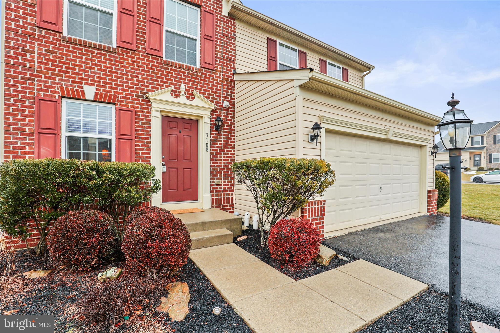 3108 KING RICHARDS COURT S