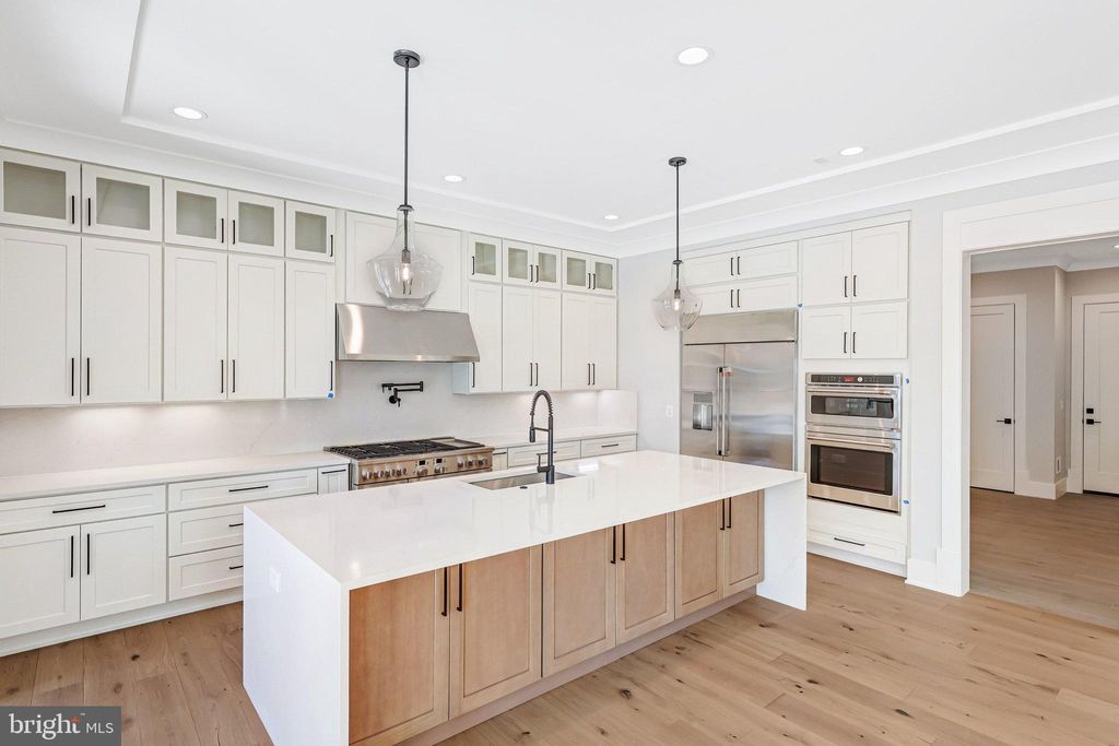 Photo of 9341 Chestnut Knolls Drive, FAIRFAX, VA 22032 (MLS # VAFX2294836)
