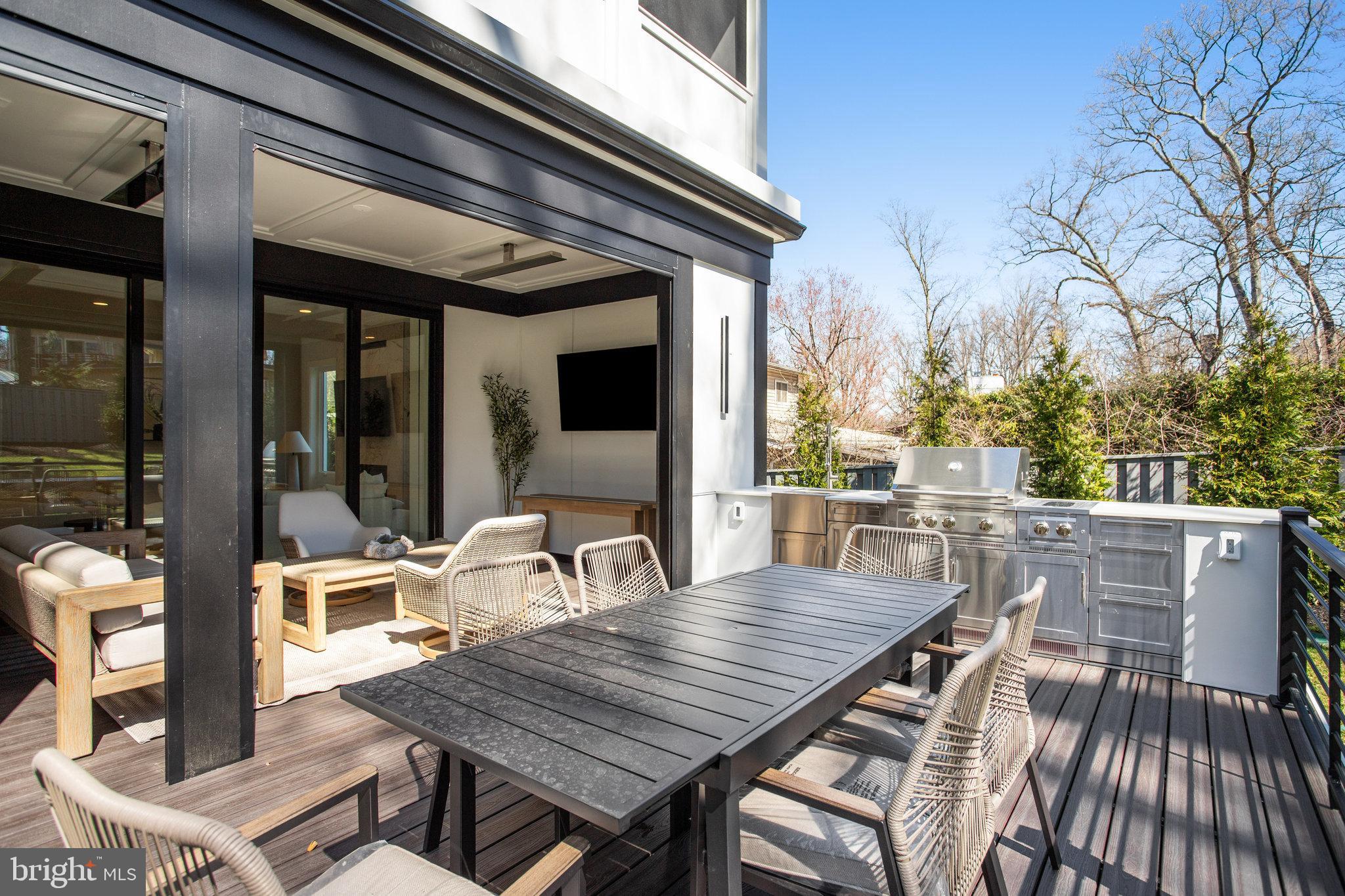 CHESTNUT KNOLLS - Residential