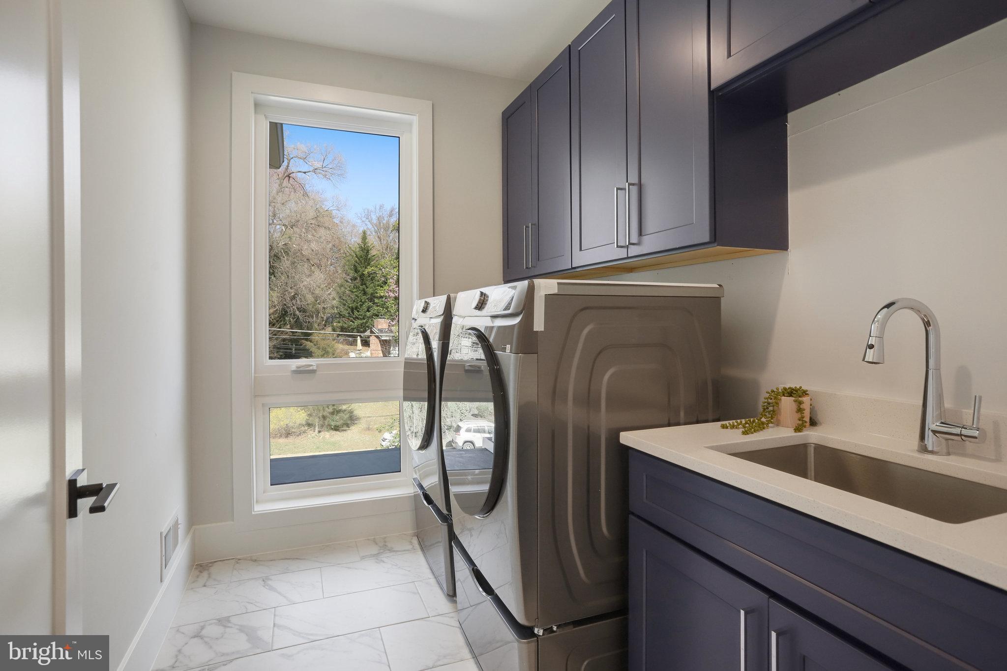 CHESTNUT KNOLLS - Residential