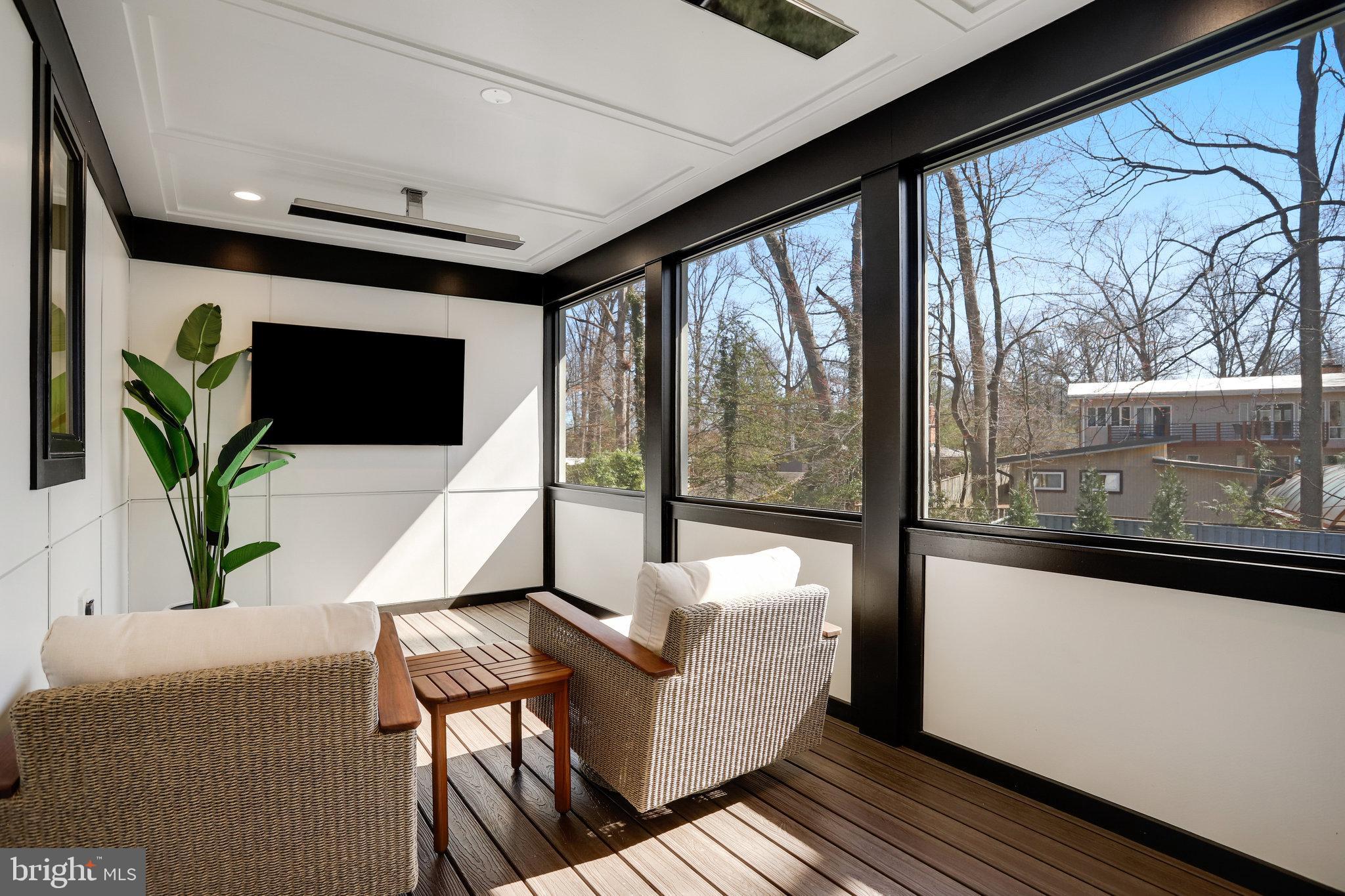 CHESTNUT KNOLLS - Residential