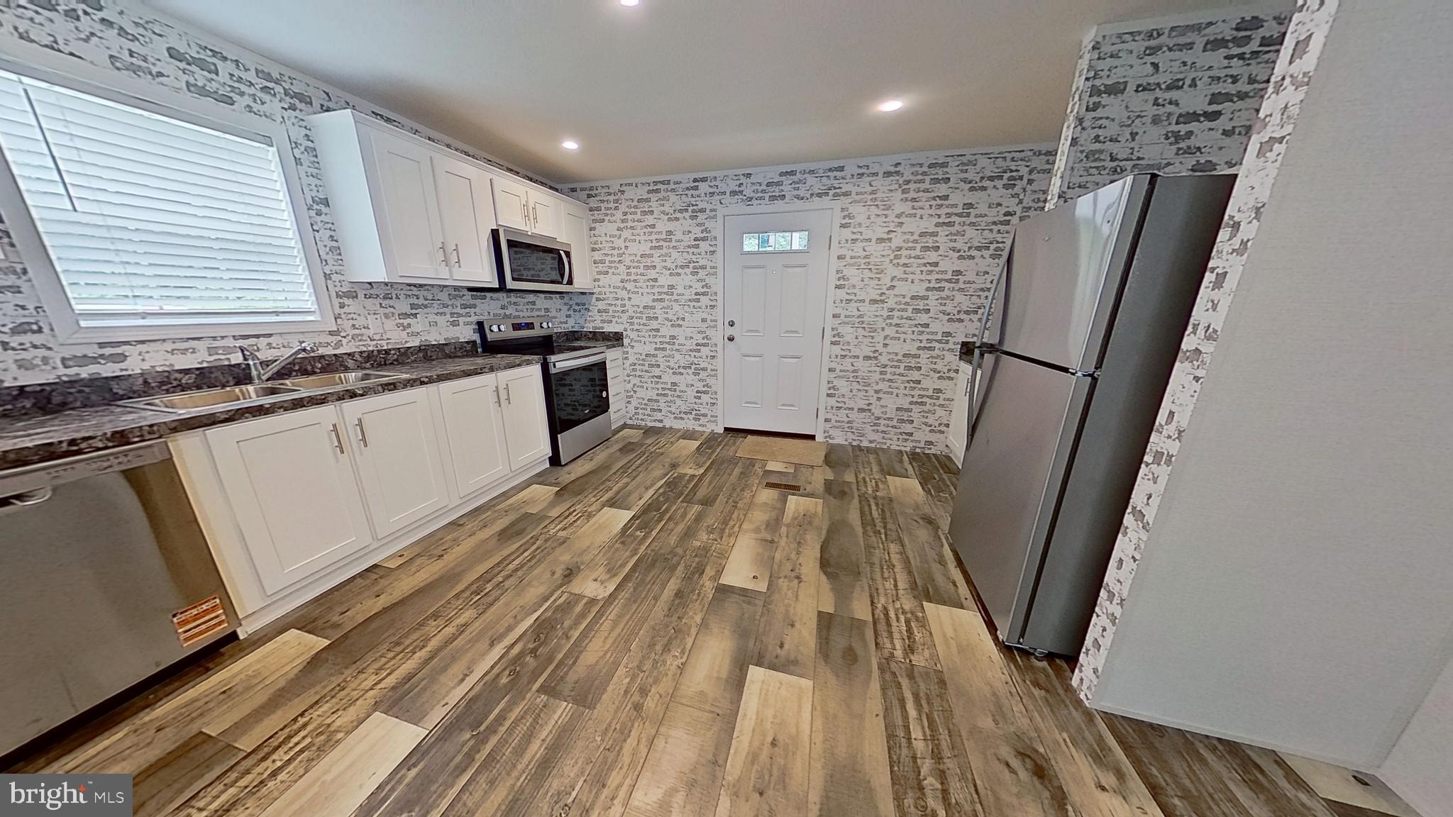 AIRVILLE - Residential Lease