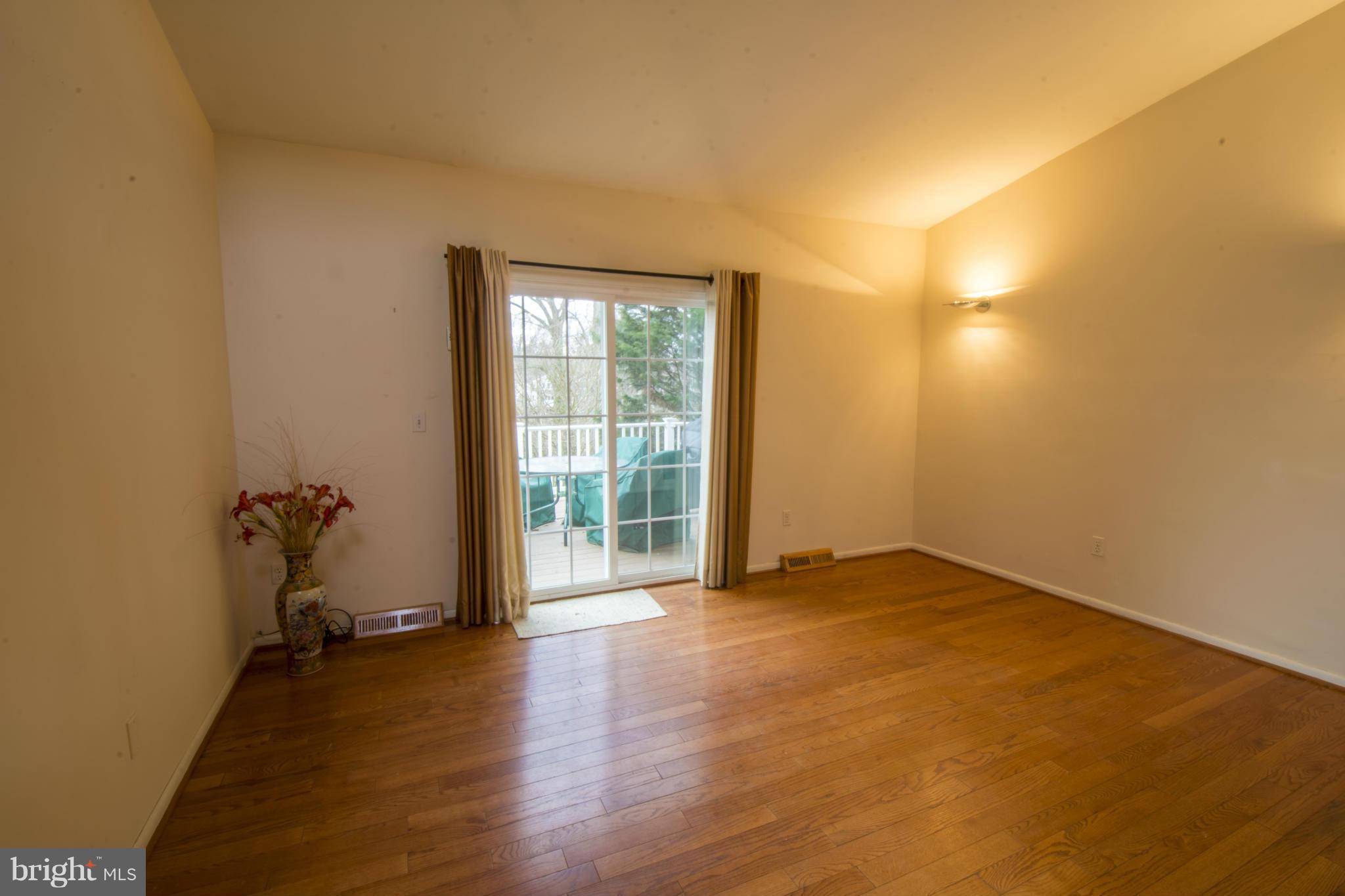 LAUREL ACRES - Residential