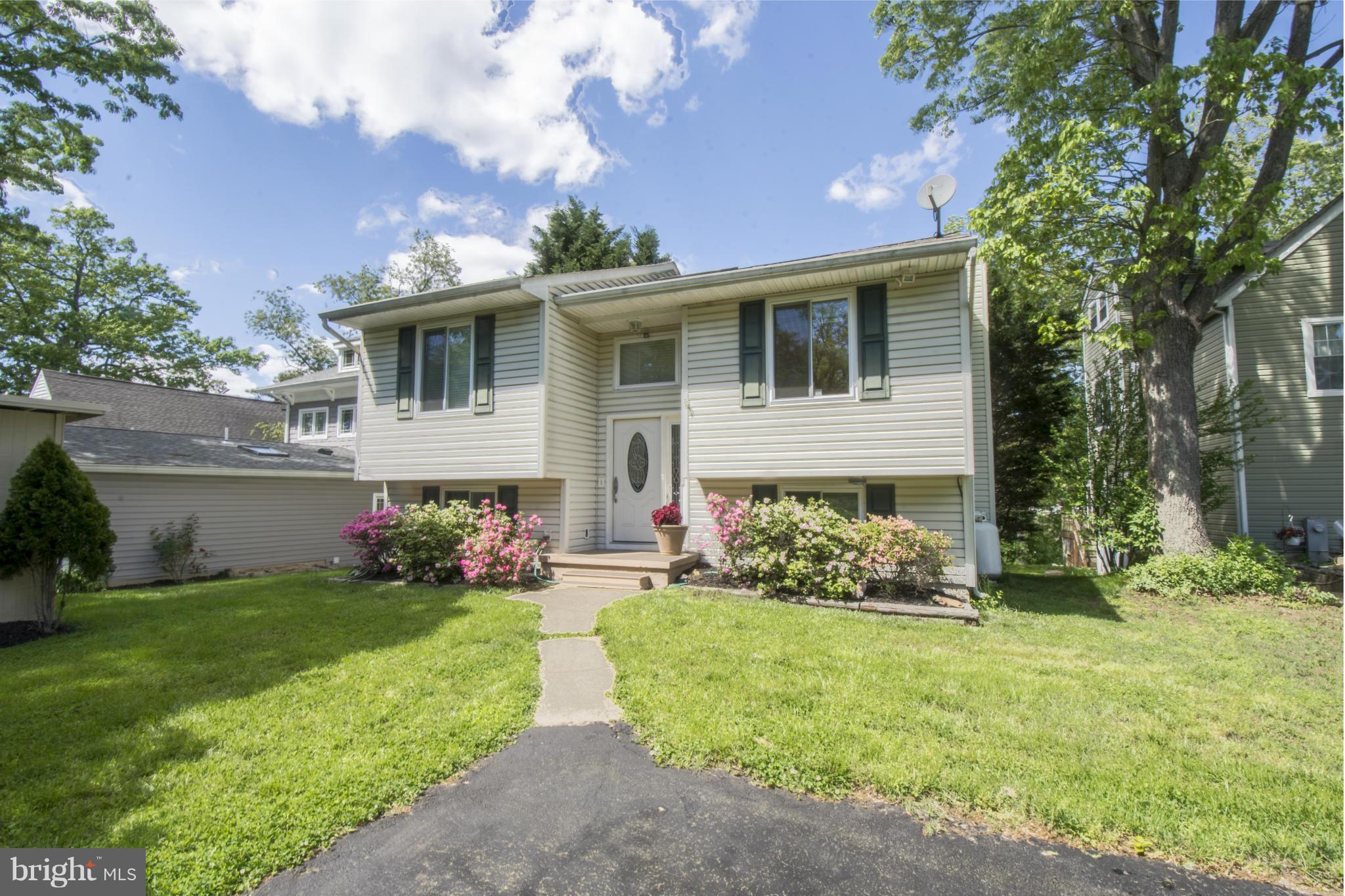 LAUREL ACRES - Residential