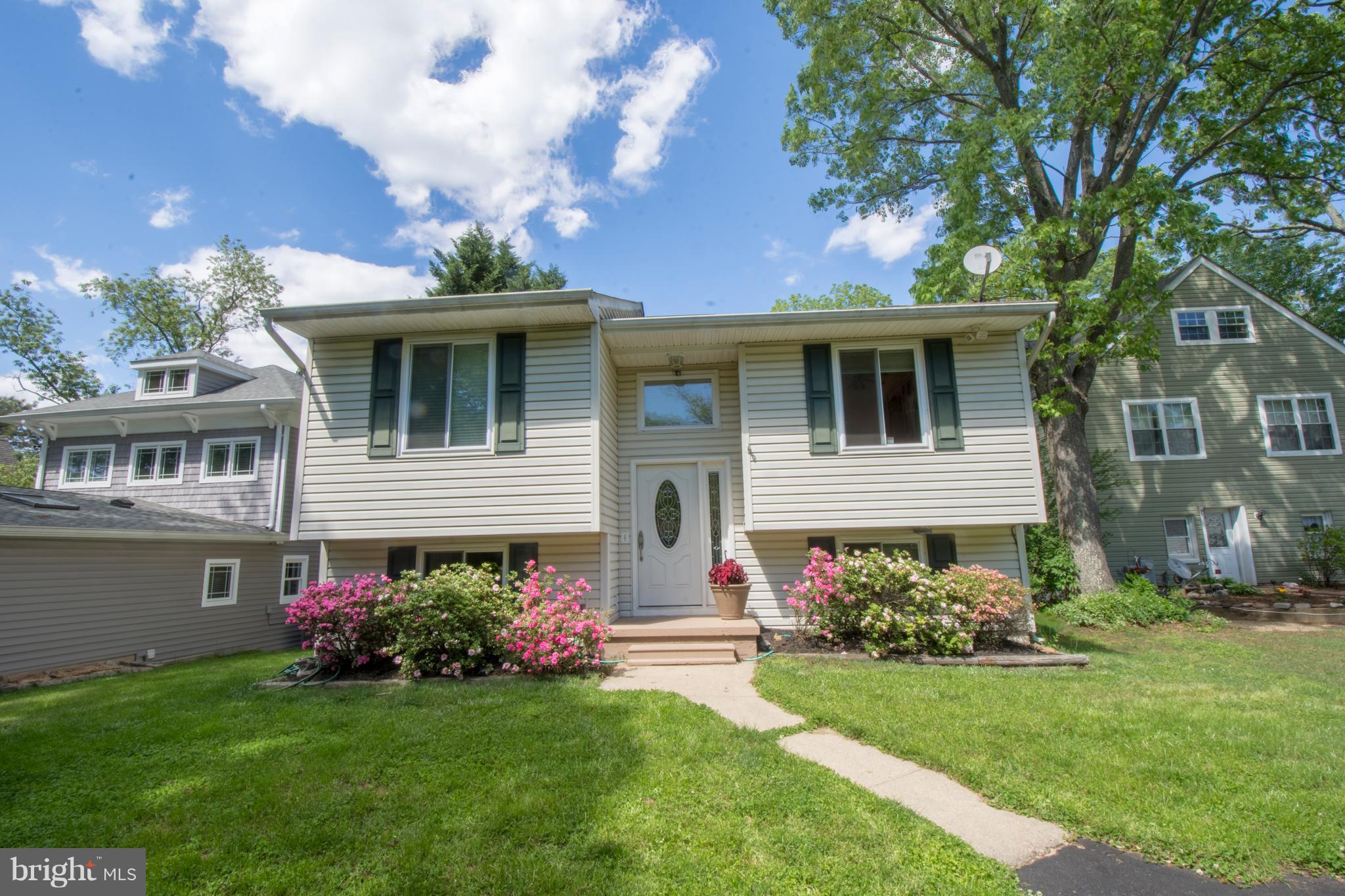 LAUREL ACRES - Residential