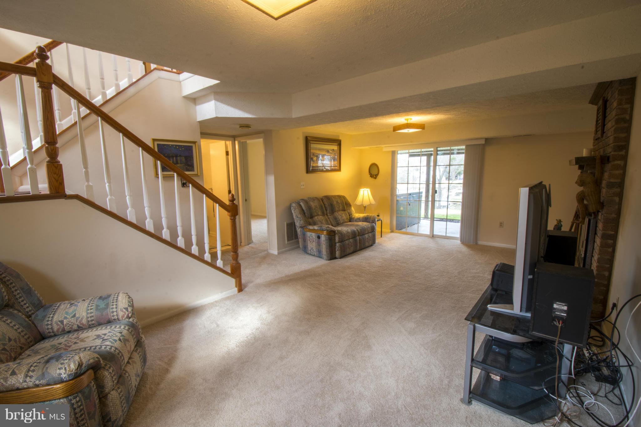 LAUREL ACRES - Residential