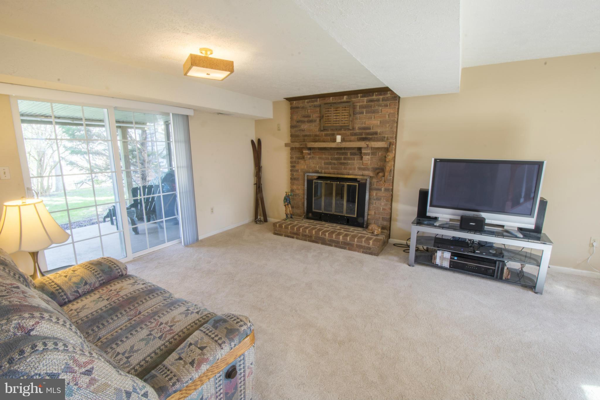 LAUREL ACRES - Residential