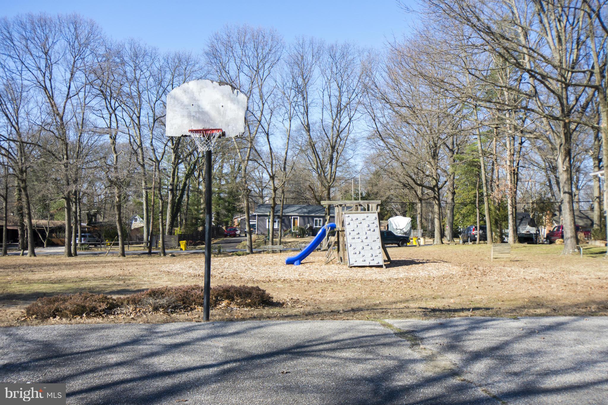 LAUREL ACRES - Residential