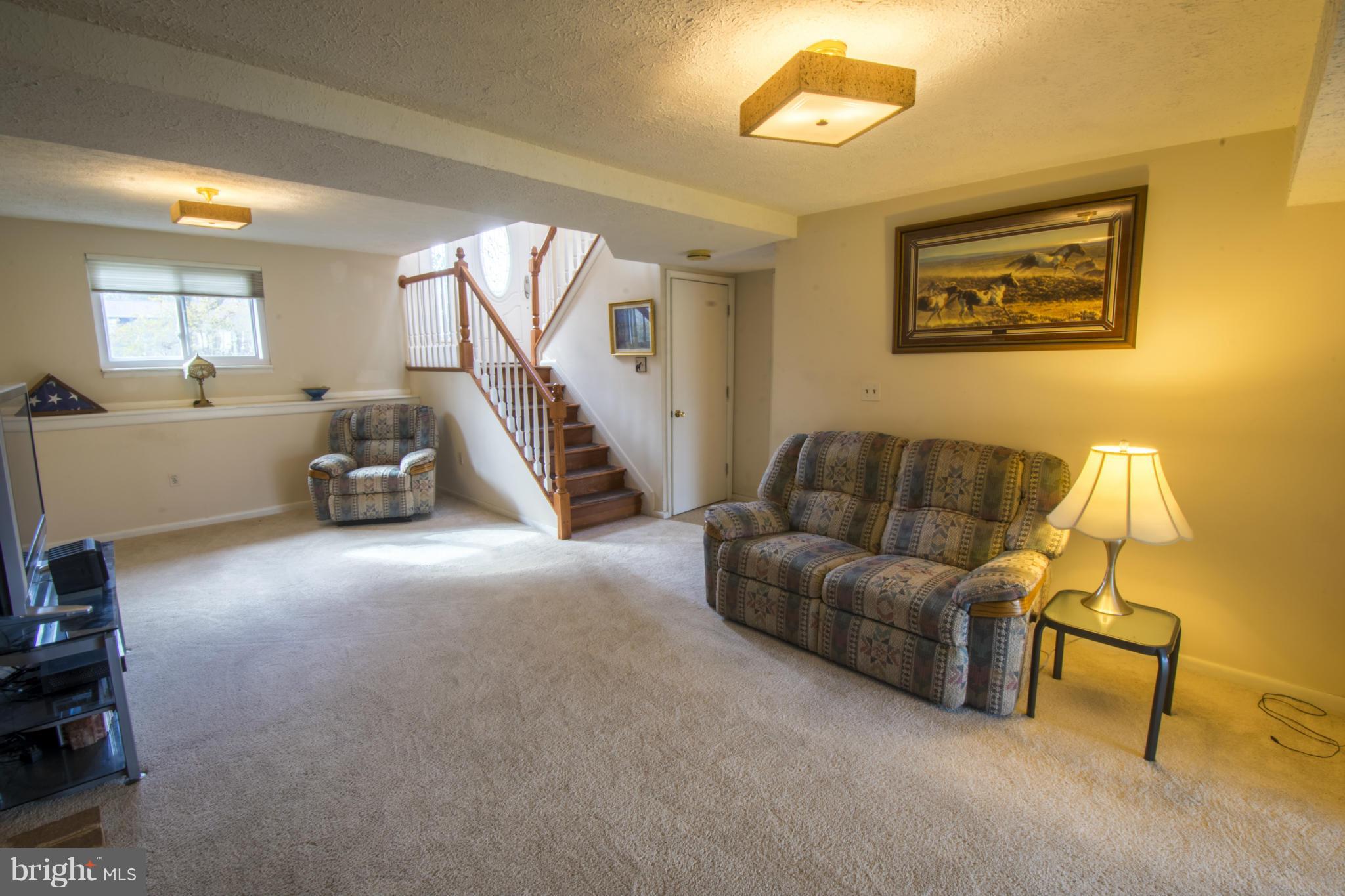 LAUREL ACRES - Residential