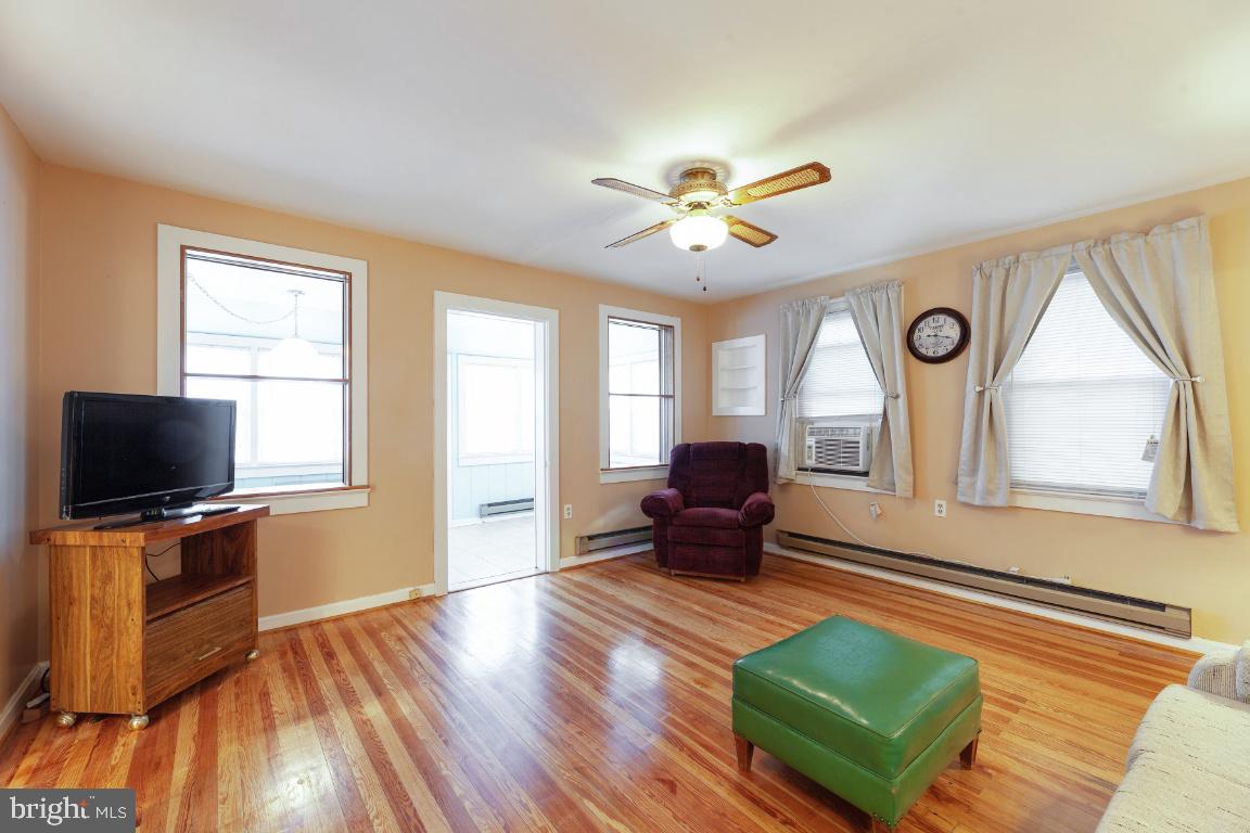 MCKAYS BEACH - Residential