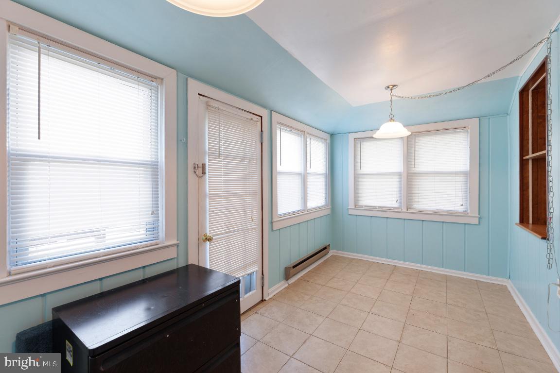 MCKAYS BEACH - Residential