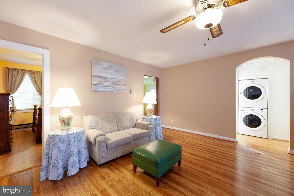 MCKAYS BEACH - Residential