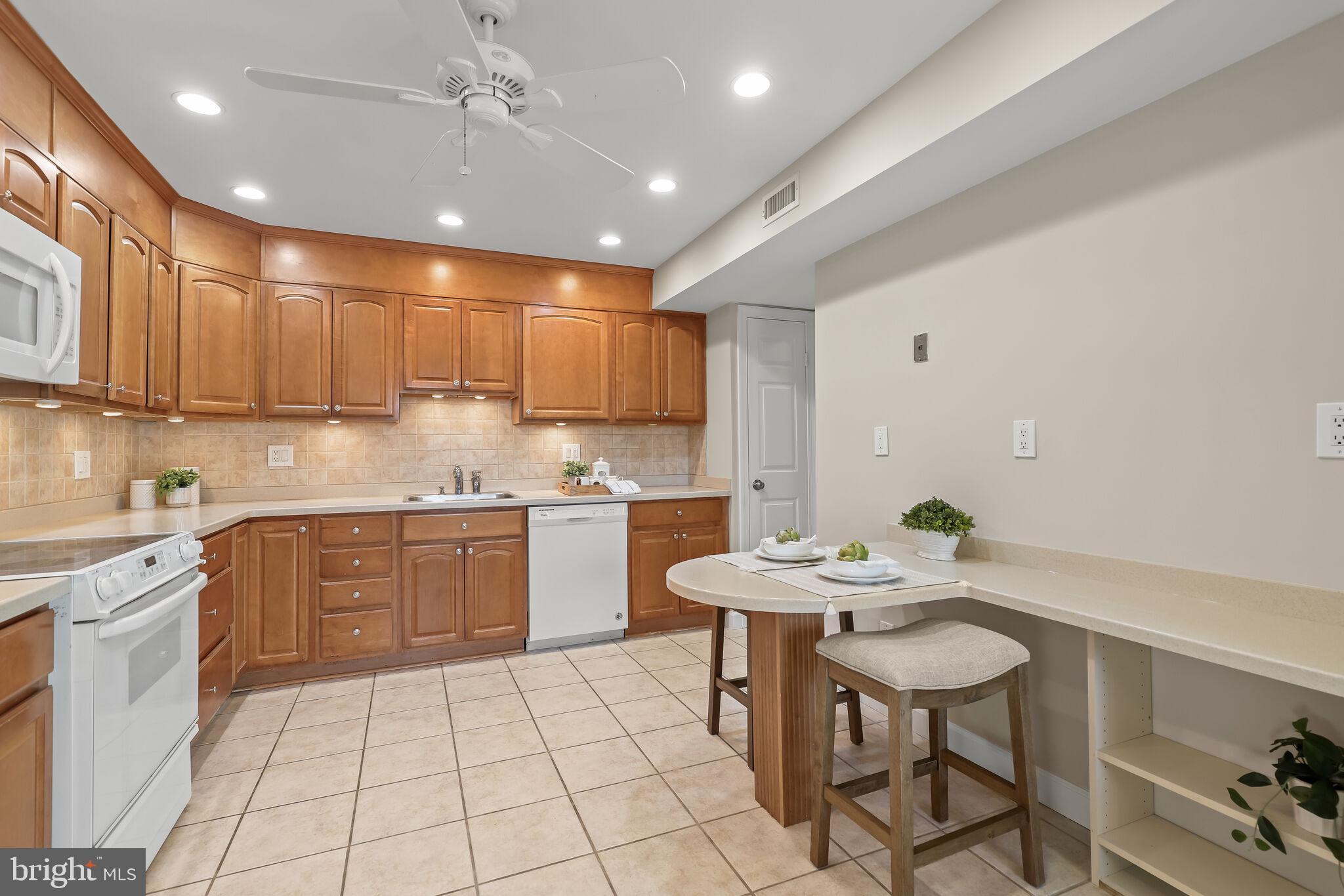 OLD GEORGETOWN VILL CODM - Residential