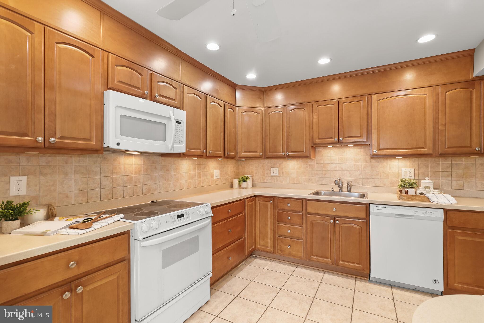 OLD GEORGETOWN VILL CODM - Residential