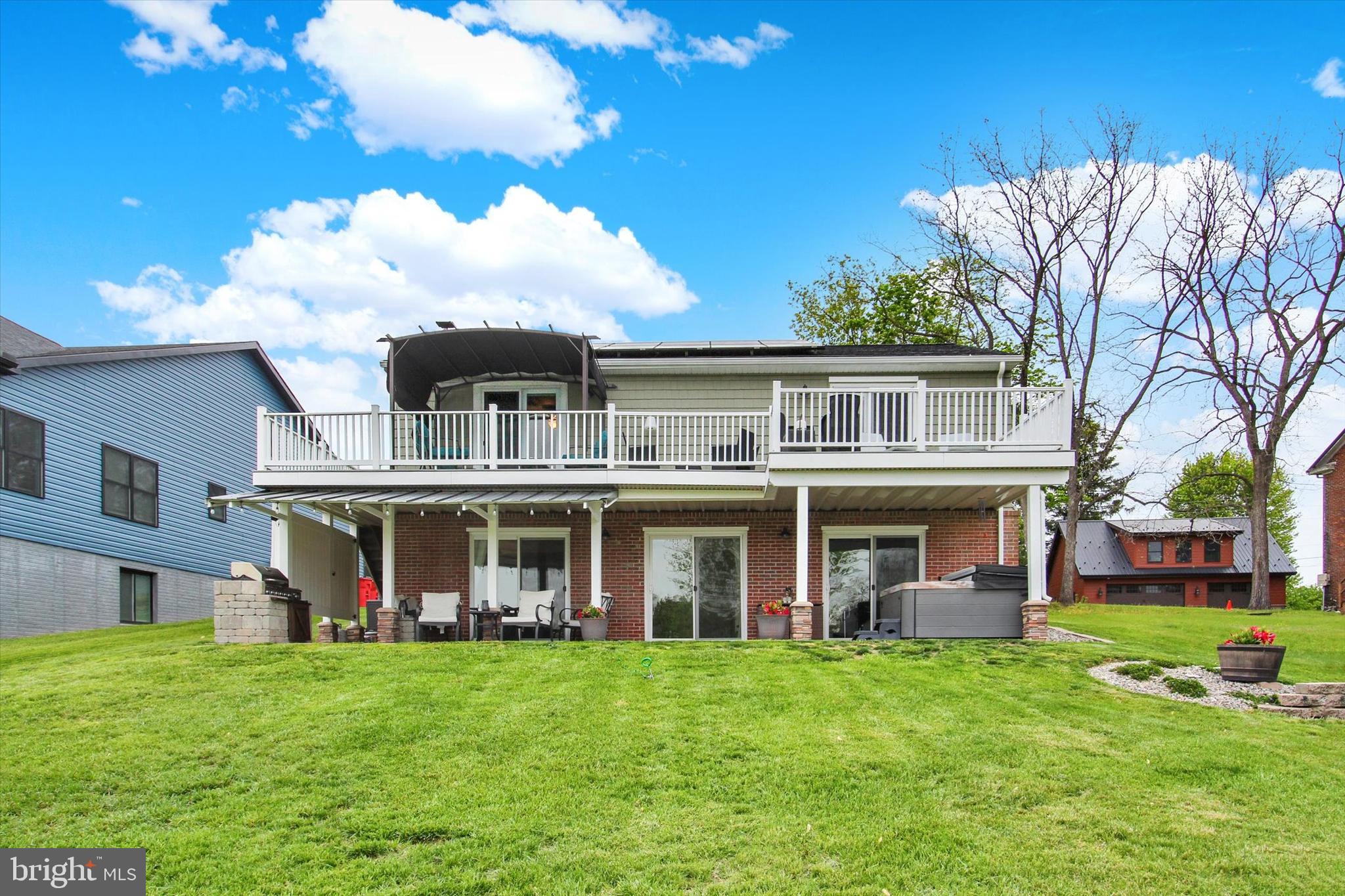 407 HERITAGE DRIVE