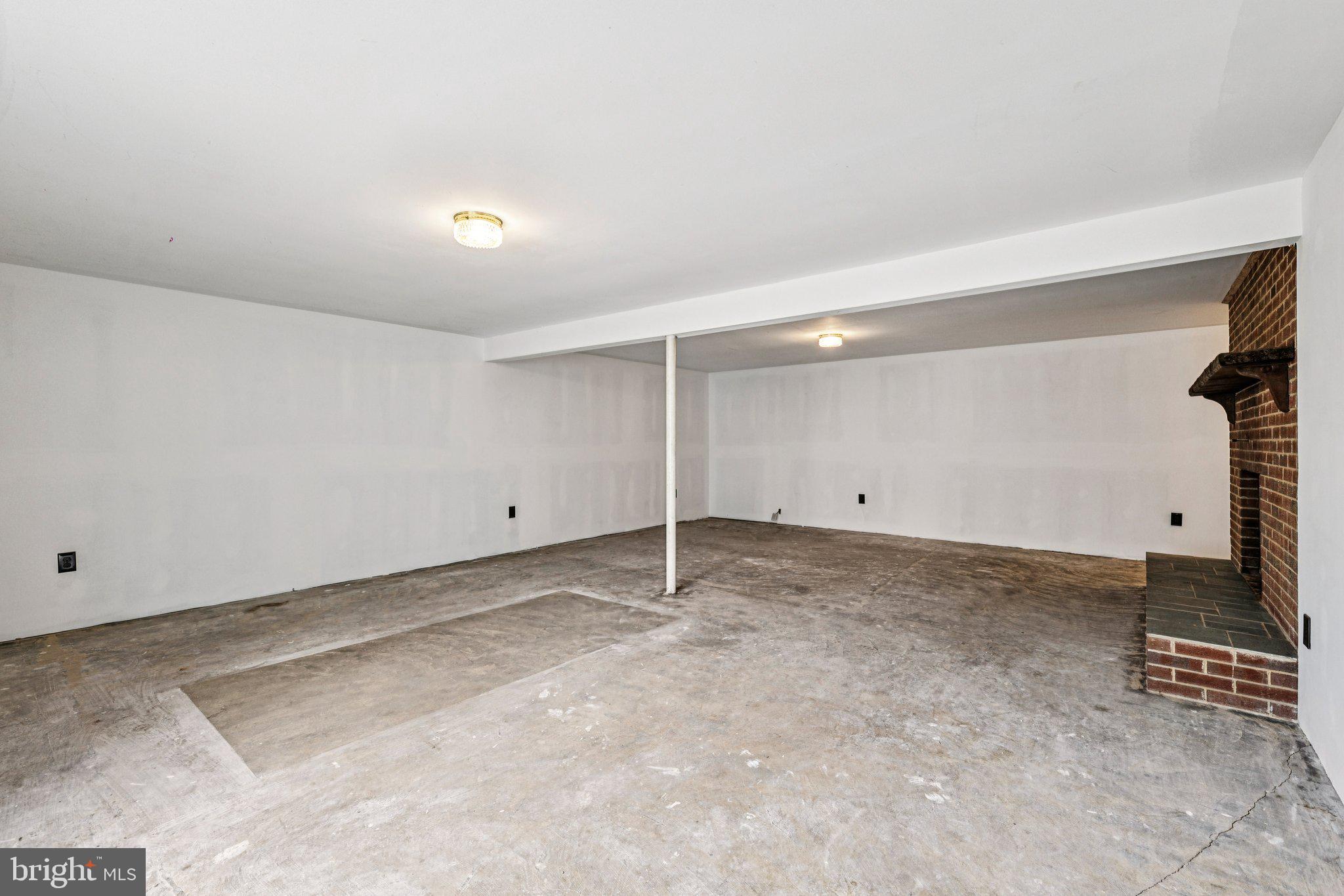 LAKE JACKSON - Residential