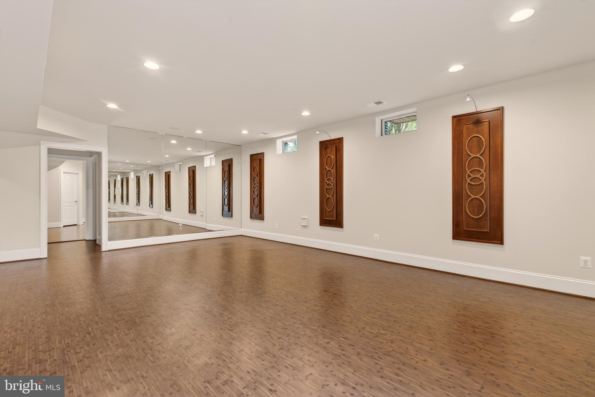 BELMONT COUNTRY CLUB - Residential