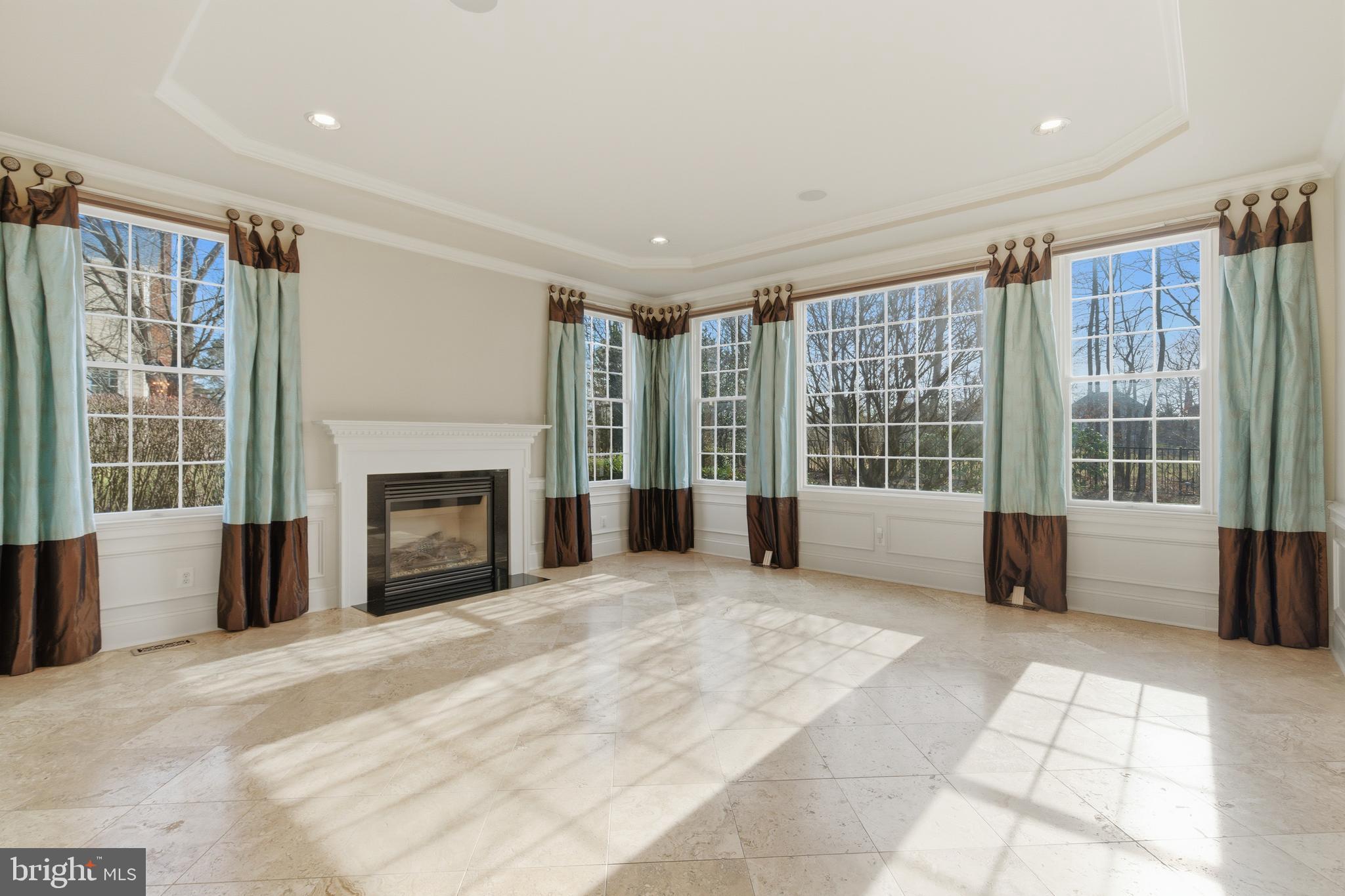 BELMONT COUNTRY CLUB - Residential