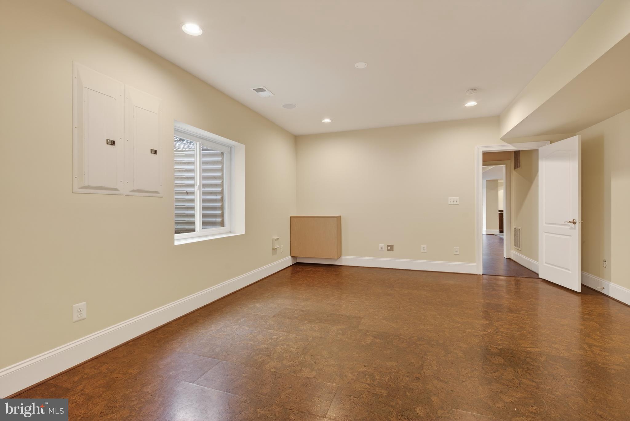 BELMONT COUNTRY CLUB - Residential