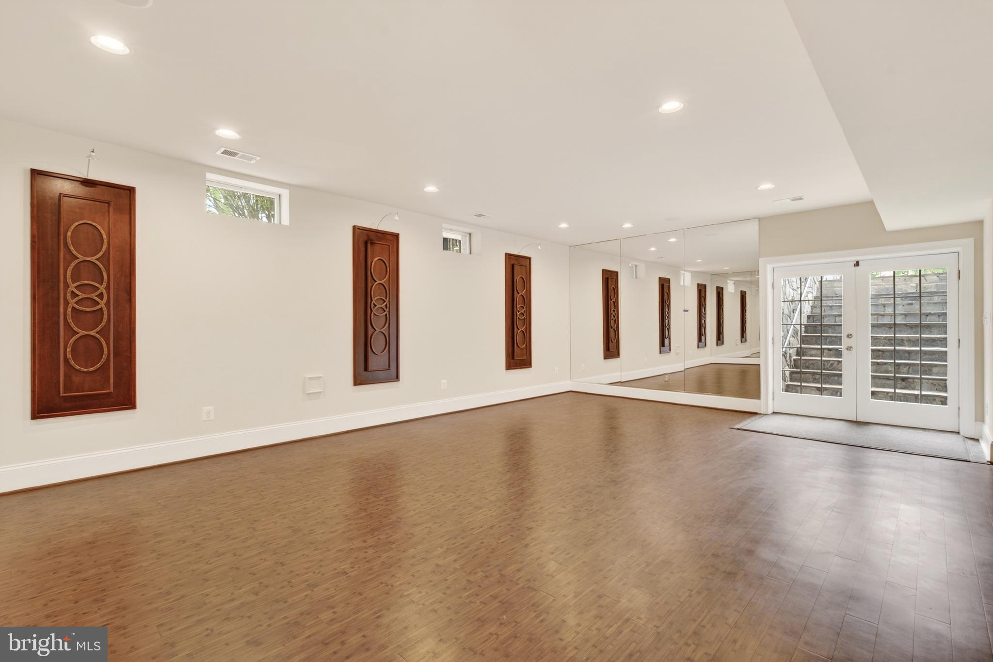 BELMONT COUNTRY CLUB - Residential